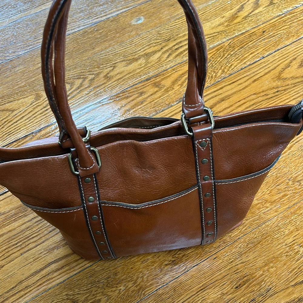 Patricia Nash Carducci brown leather shoulder bag.  Great condition. Tote size.
